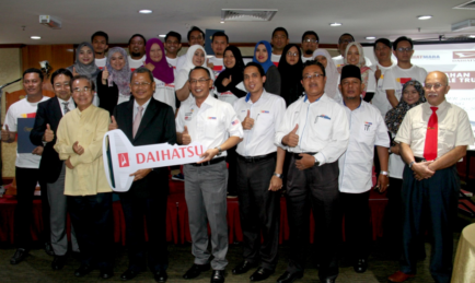 Daihatsu Delivers 22 Fleet Vehicles to GIATMARA Malaysia