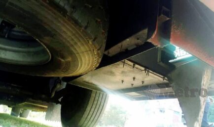 Bus Sekolah Lantai Reput Lulus Puspakom? Murid Malang Maut Terjatuh dan Digilis