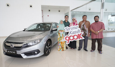 Seorang Lelaki Dah Menang Sebuah Honda Civic. Mungkin Anda Boleh Menang Lagi 8 Kereta Honda?