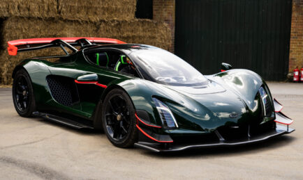 The Hybrid Czinger 21C is Ridiculously Fast