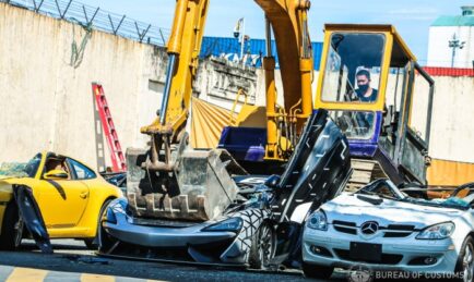 Kastam Filipina Lupus Kereta Mewah Termasuk Mclaren 620R, Bentley Dan Porsche 911