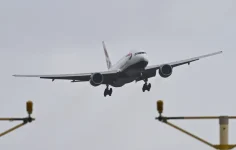 WATCH: Youtuber Live-Streams Plane Landings at Heathrow in Storm; Over 6.7 Million Views