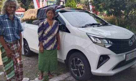 Disangka Pengemis, Rupanya Nak Beli Kereta Secara Tunai