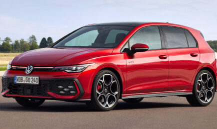 Volkswagen Actually Listened! Physical Buttons Are Back on the Golf Mk 8.5