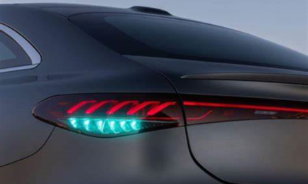 Mercedes Benz adds new light to show when car is on autopilot