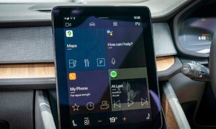 Woman Jailed in Singapore After Police Extract Data From Her Car Infotainment