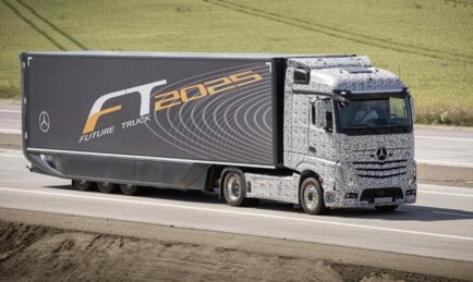Daimler Benz Unveils Driverless Truck Technology