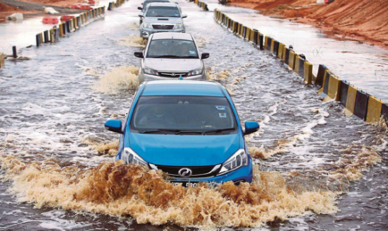 PERLU MEMANDU MEREDAH BANJIR? IKUT TIP INI.